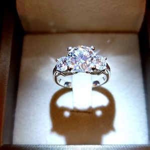 Moissanite engagement ring sz 6.5